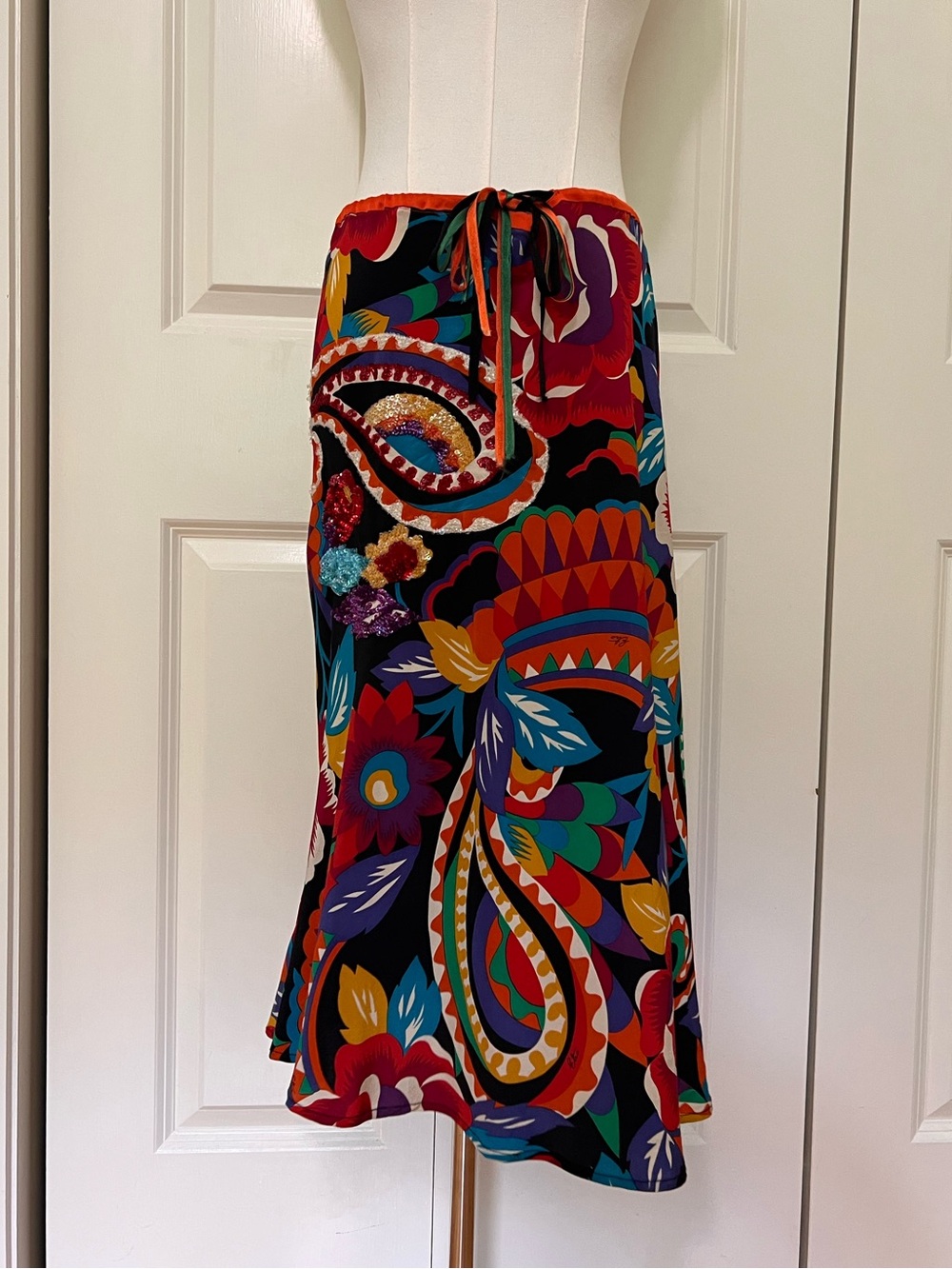 Vintage Etro 100% silk sequin embellished multicolor midi skirt
